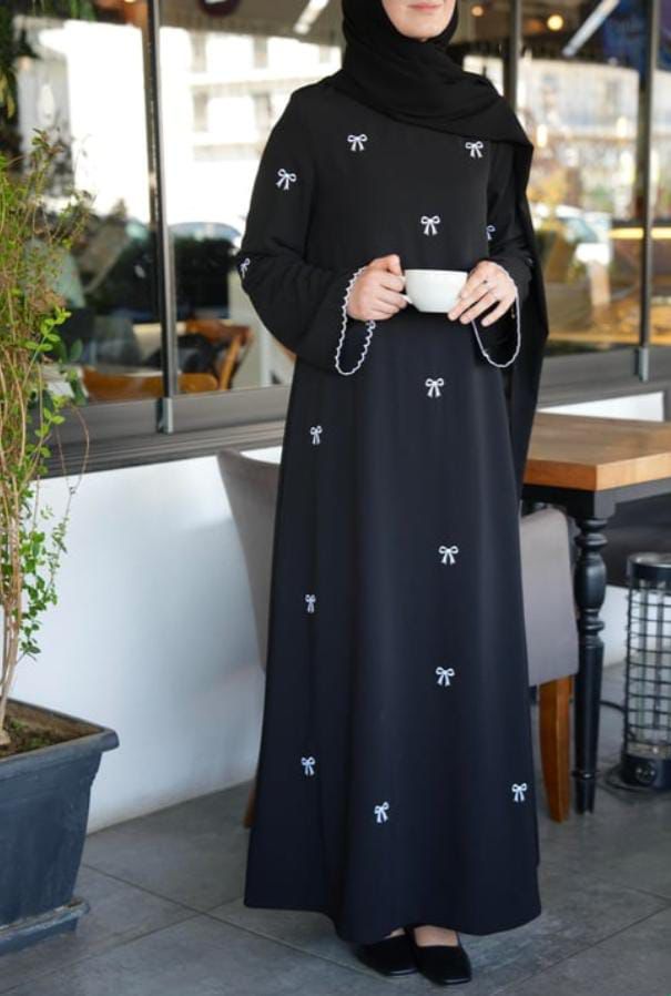 Black Bow Embroidered Abaya with stoller