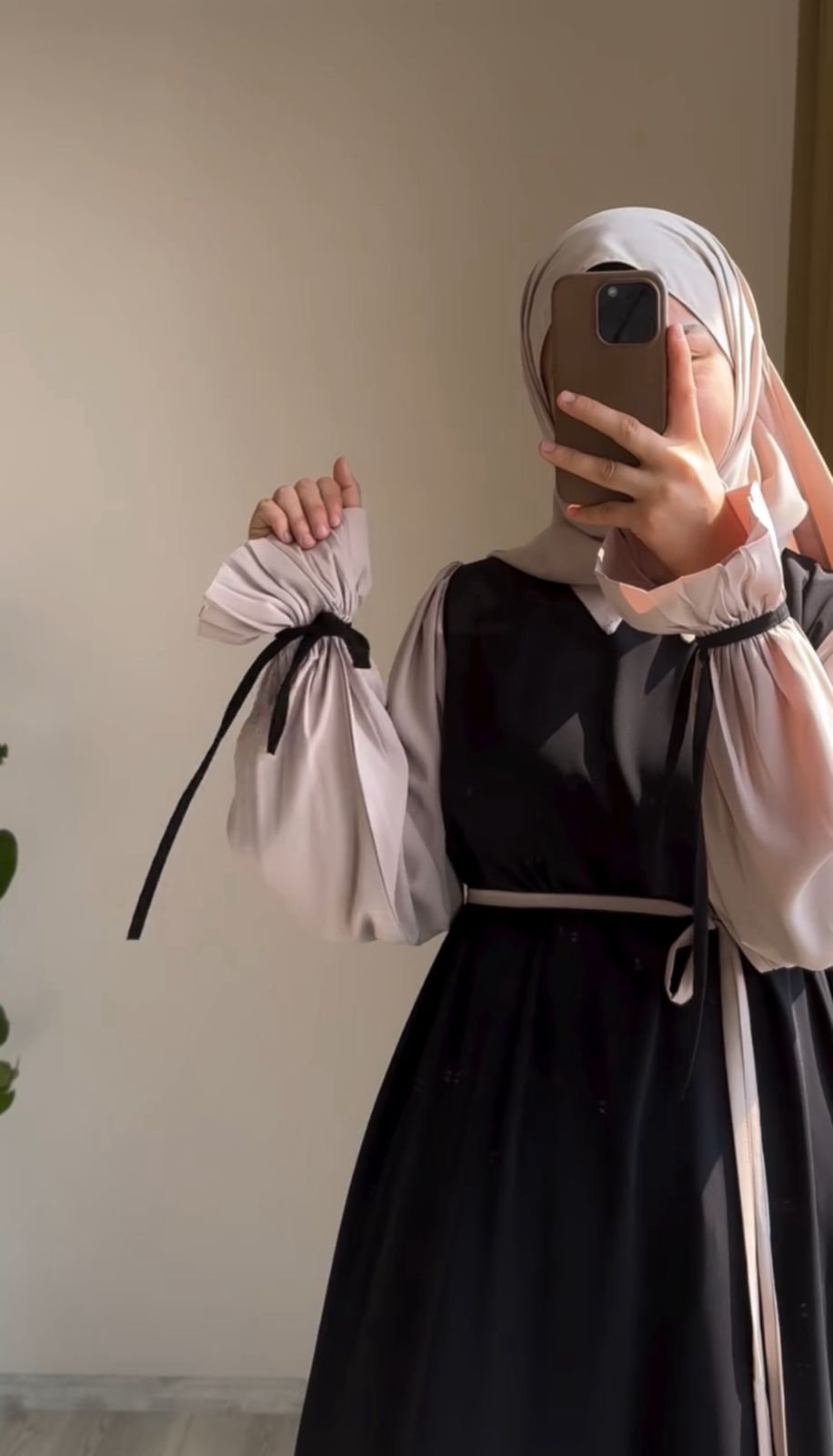 Noir Grace Abaya with stoller