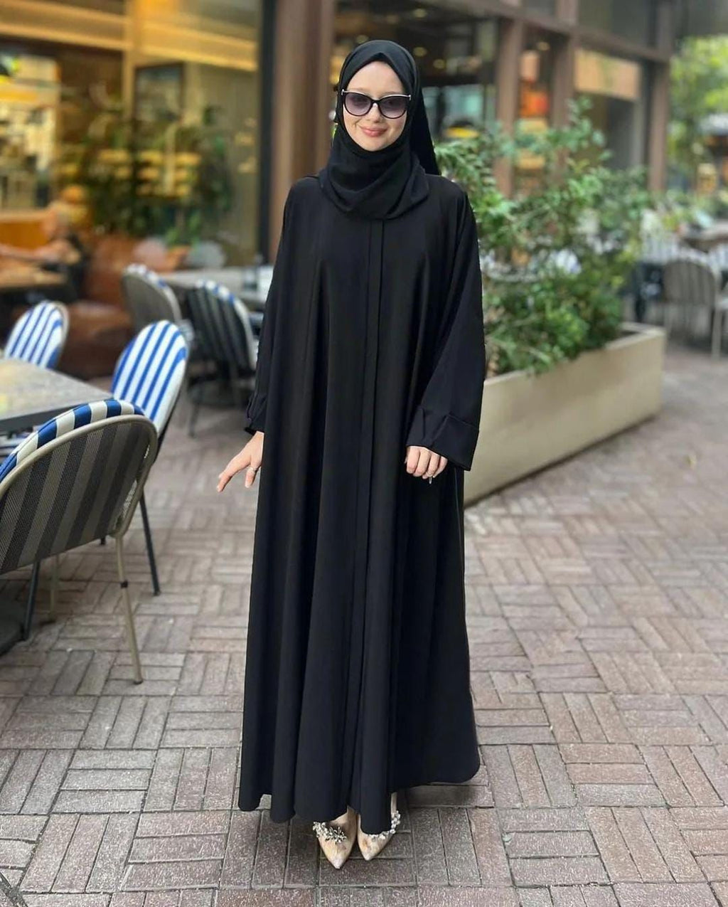 Black Classic Abaya With Stoller