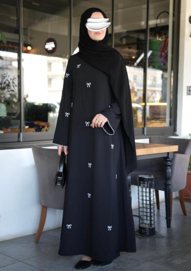 Black Bow Embroidered Abaya with stoller