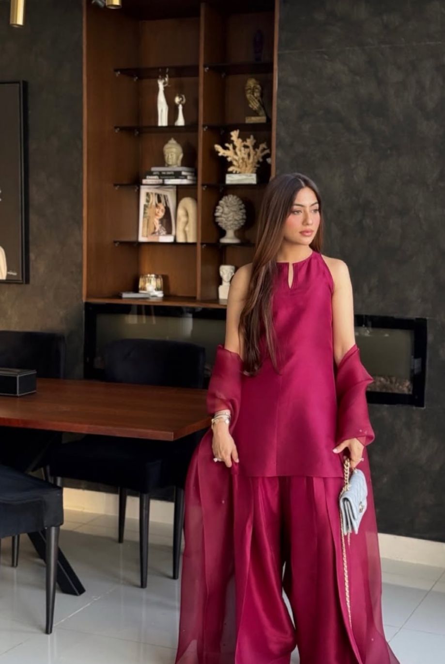 Elegant Farshi