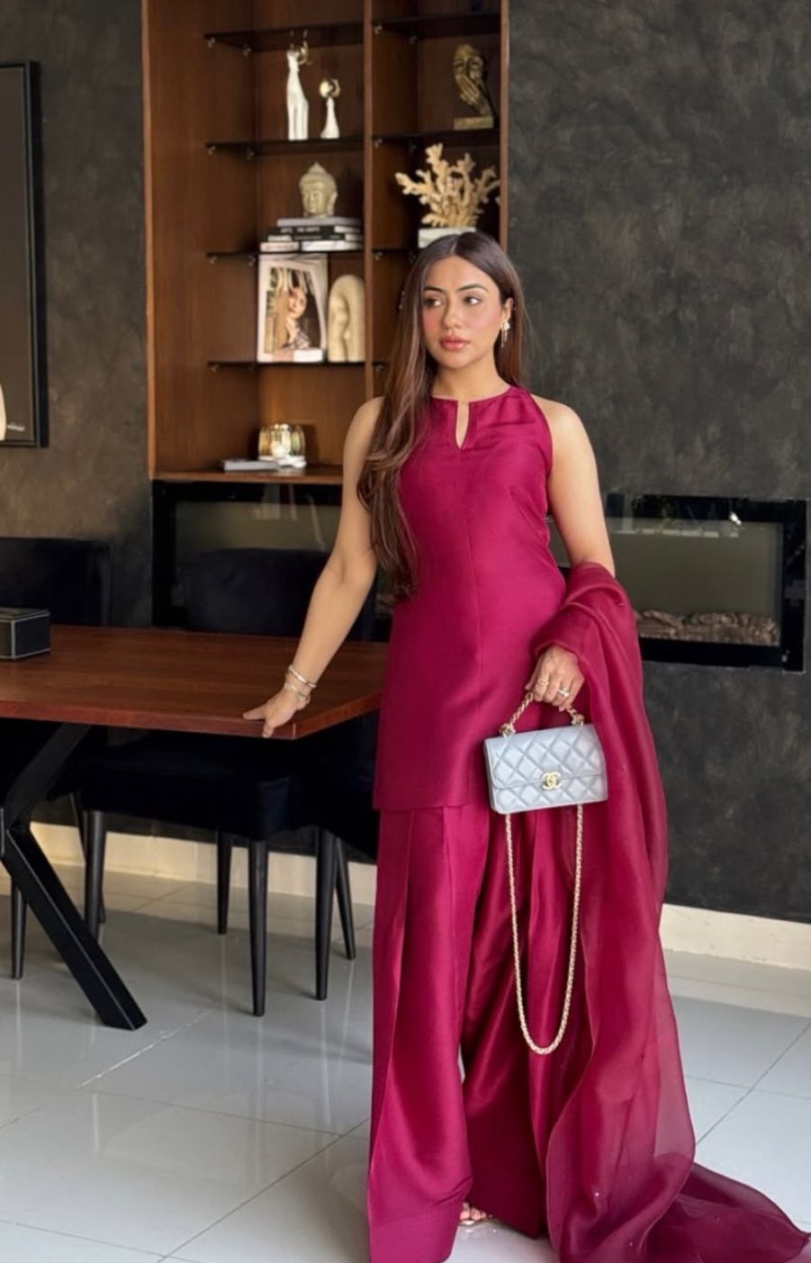 Elegant Farshi