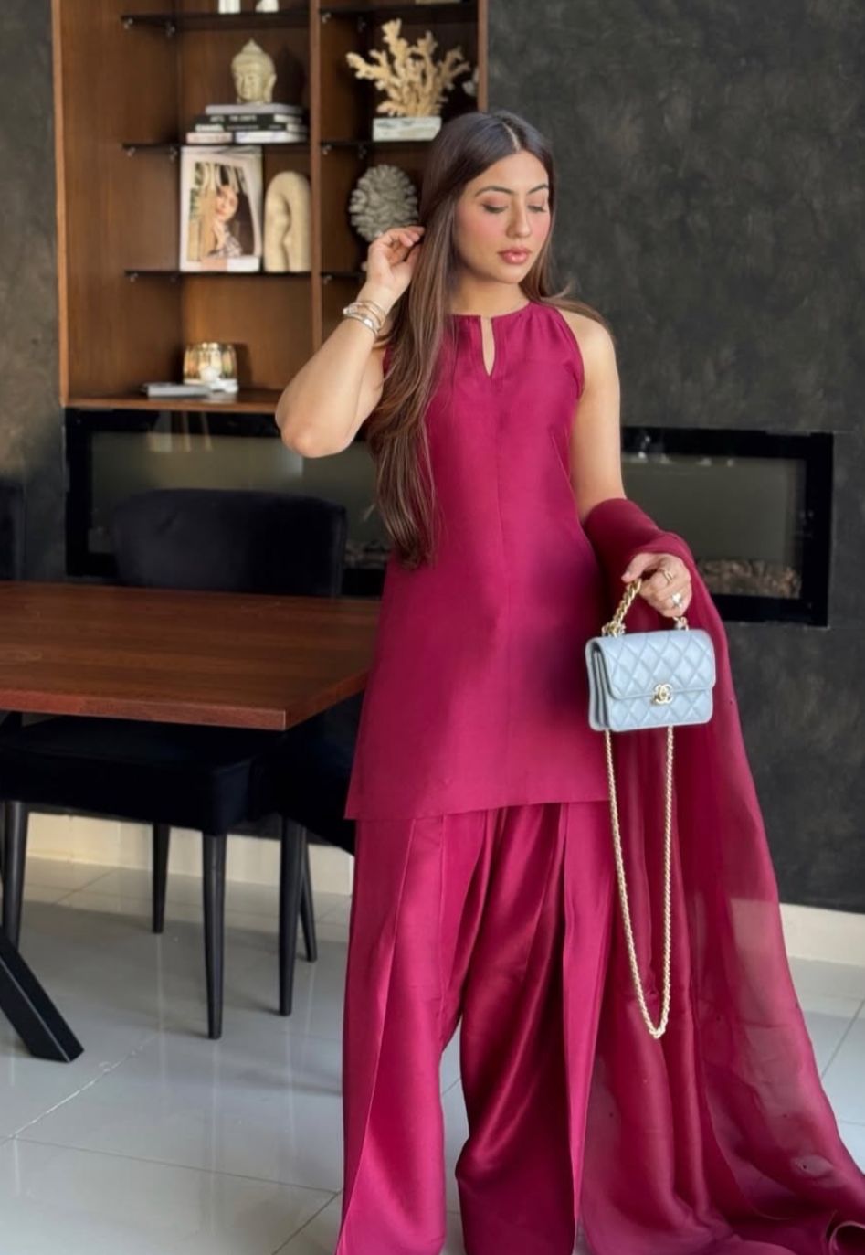 Elegant Farshi