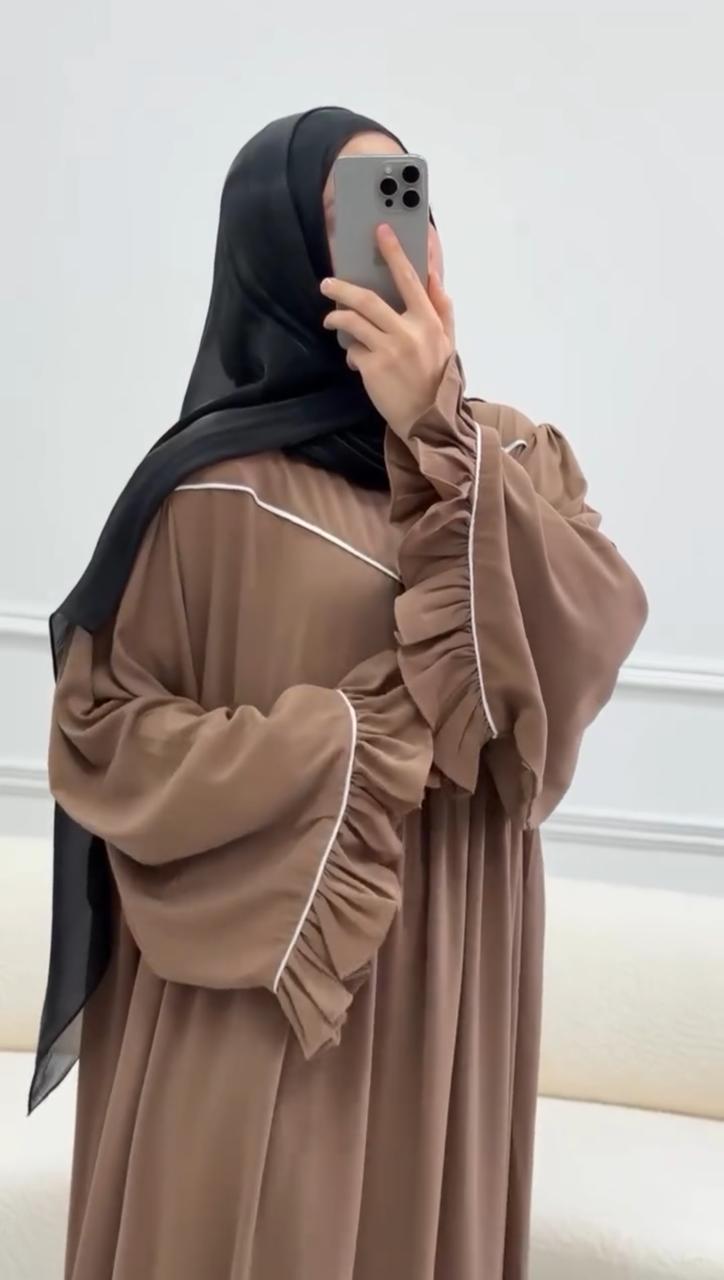 Ayse Flarey Abaya with stoller