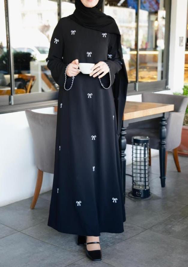 Black Bow Embroidered Abaya with stoller